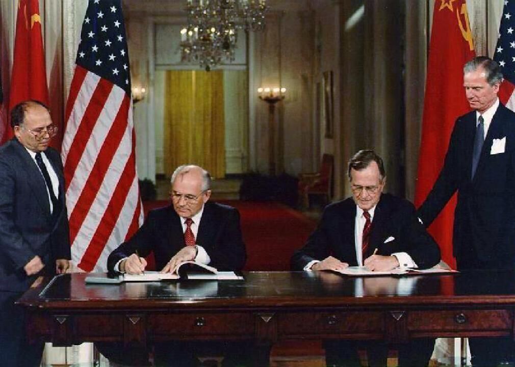 1990: Chemical Weapons Accord